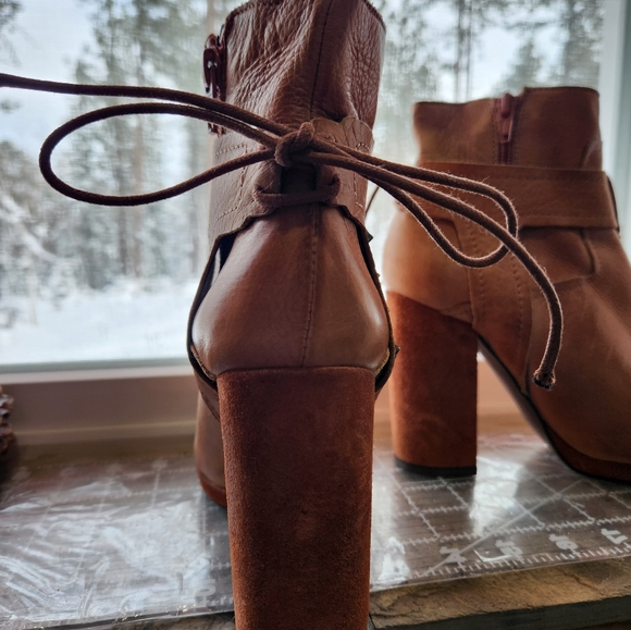 Free people Palomar bootie boots size 6.5  to 7  U.S.  E.U 37 - Picture 10 of 12